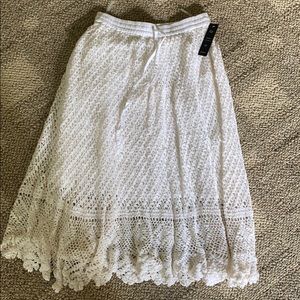 White knit skirt